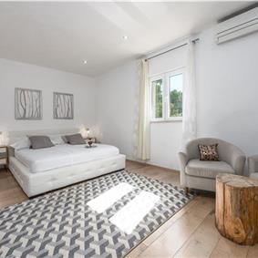 Luxury 5 Bedroom Beachfront Villa near Dubrovnik, Sleeps 11-12